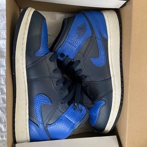 Air Jordan 1 mid BG